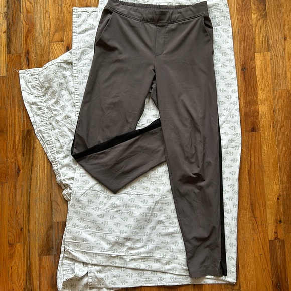 Athleta 10 TALL pants, like a jogger and work pants combo - Picture 1 of 3